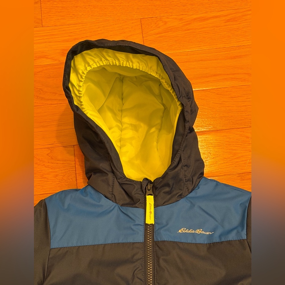Eddie Bauer Snowsuit 4T Only worn twice. - Picture 3 of 10